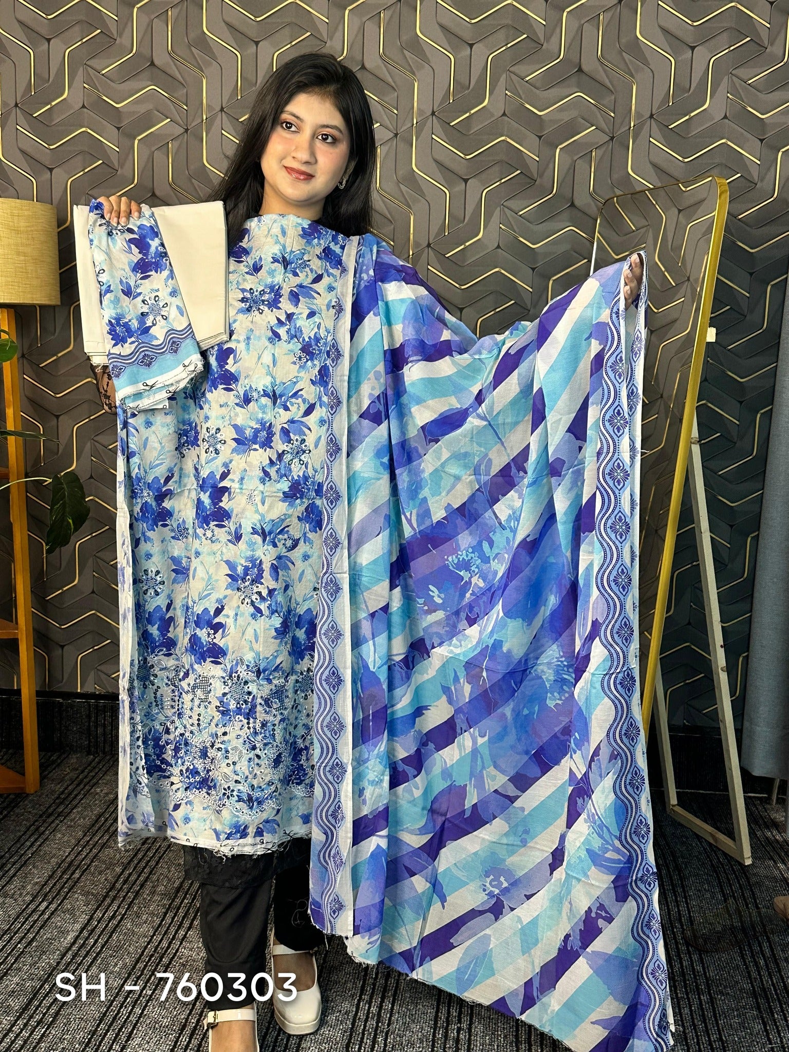 𝑹𝒂𝒏𝒈𝑹𝒆𝒛 𝒃𝒚 𝑵𝒖𝒓 (ORIGINAL PAKISTANI 3 PIECE)  SH-760303